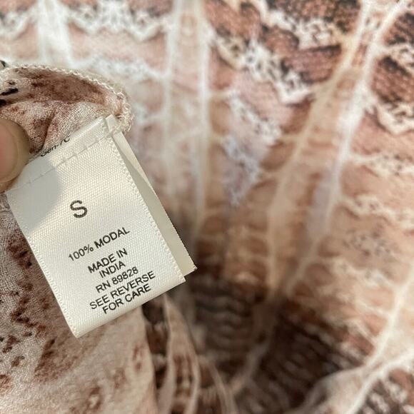 HAUTE HIPPIE Tribe Harper V-Neck Pullover Blouse Snakeskin Size Small EUC - Picture 9 of 11